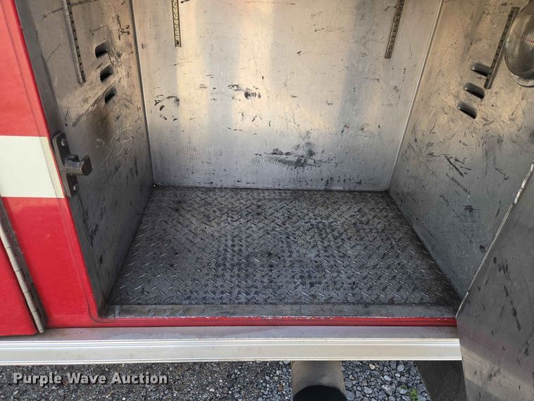 image for item EW0376 1989 Federal Motors pumper fire truck