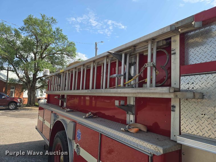 image for item EW0376 1989 Federal Motors pumper fire truck
