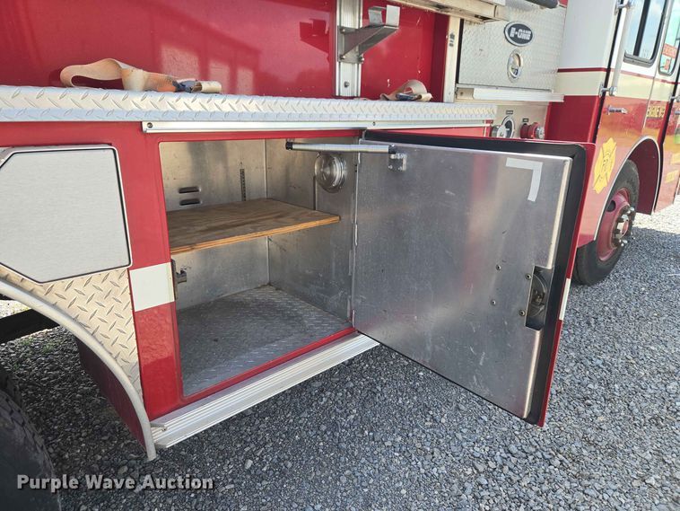 image for item EW0376 1989 Federal Motors pumper fire truck