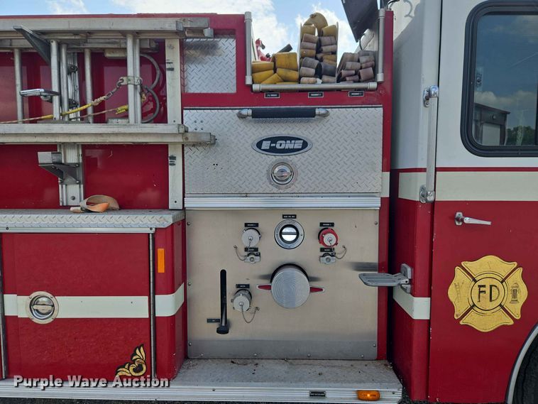 image for item EW0376 1989 Federal Motors pumper fire truck
