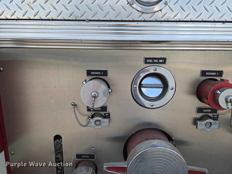 image for item EW0376 1989 Federal Motors pumper fire truck