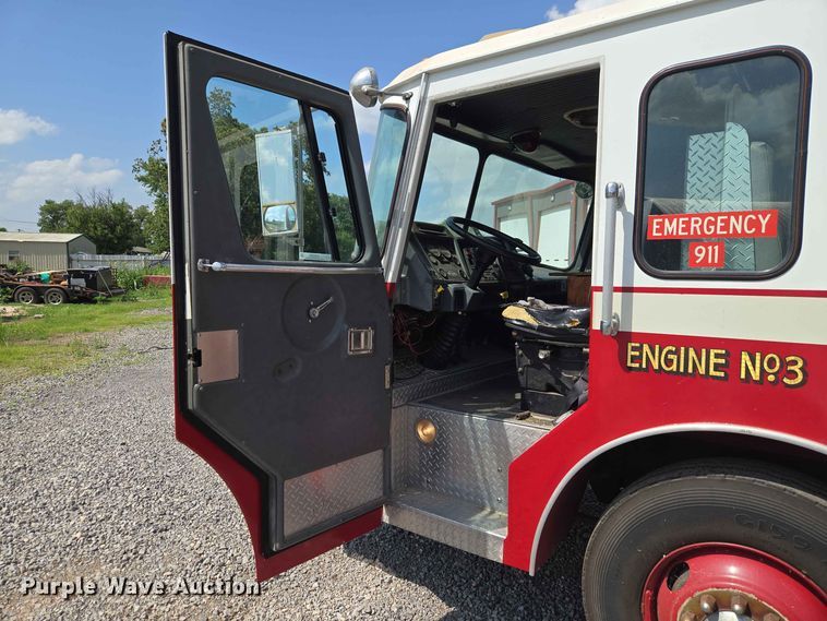 image for item EW0376 1989 Federal Motors pumper fire truck