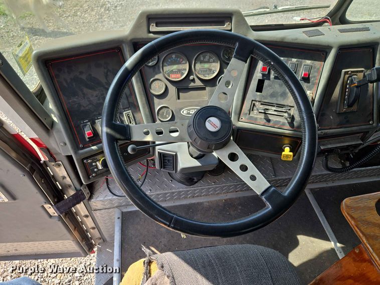 image for item EW0376 1989 Federal Motors pumper fire truck