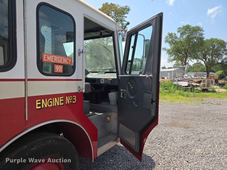 image for item EW0376 1989 Federal Motors pumper fire truck