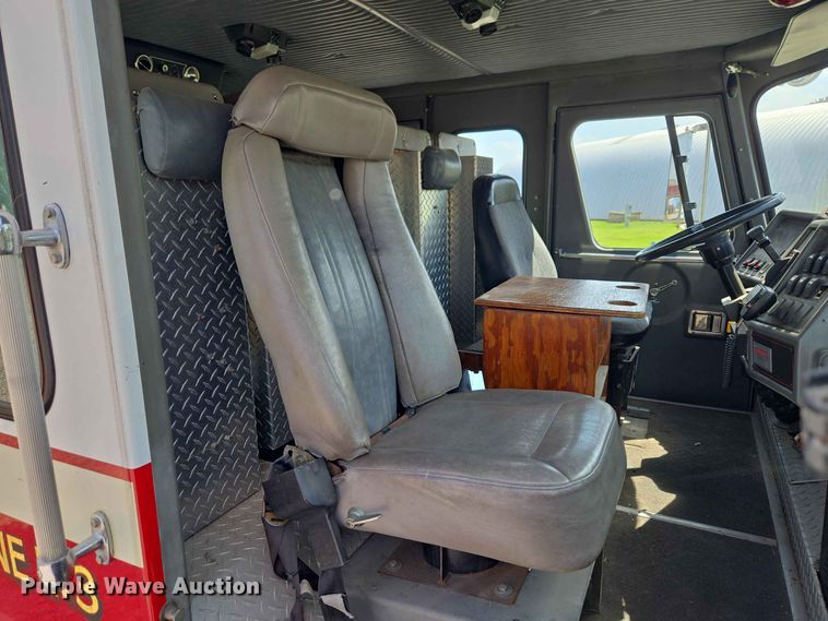 image for item EW0376 1989 Federal Motors pumper fire truck