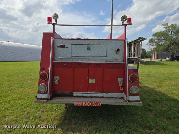 image for item EW0377 1975 Ford 900 pumper fire truck
