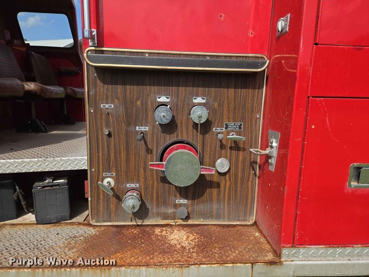 image for item EW0377 1975 Ford 900 pumper fire truck