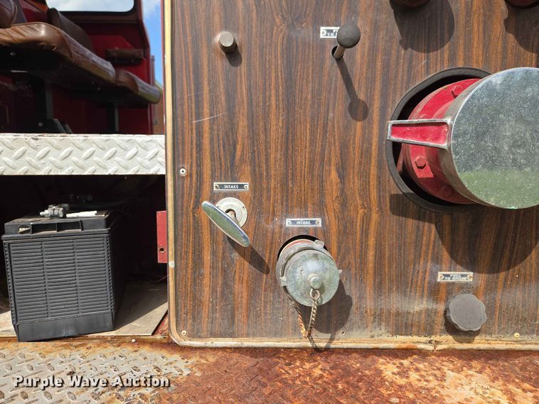 image for item EW0377 1975 Ford 900 pumper fire truck