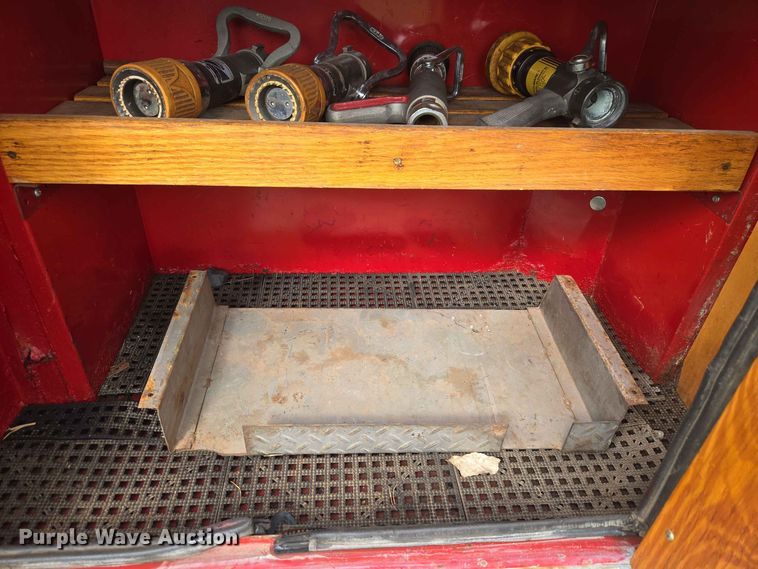 image for item EW0377 1975 Ford 900 pumper fire truck