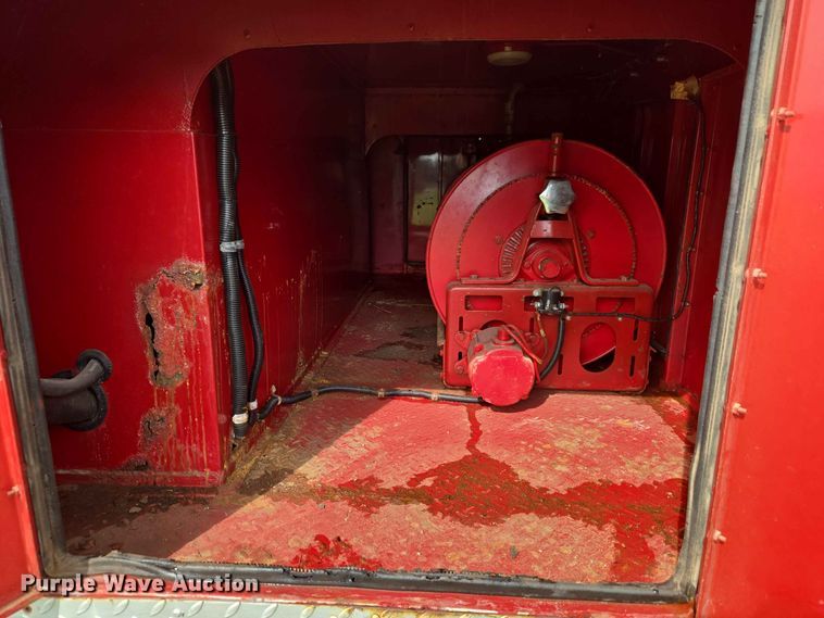image for item EW0377 1975 Ford 900 pumper fire truck