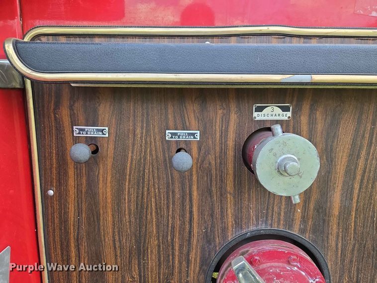 image for item EW0377 1975 Ford 900 pumper fire truck