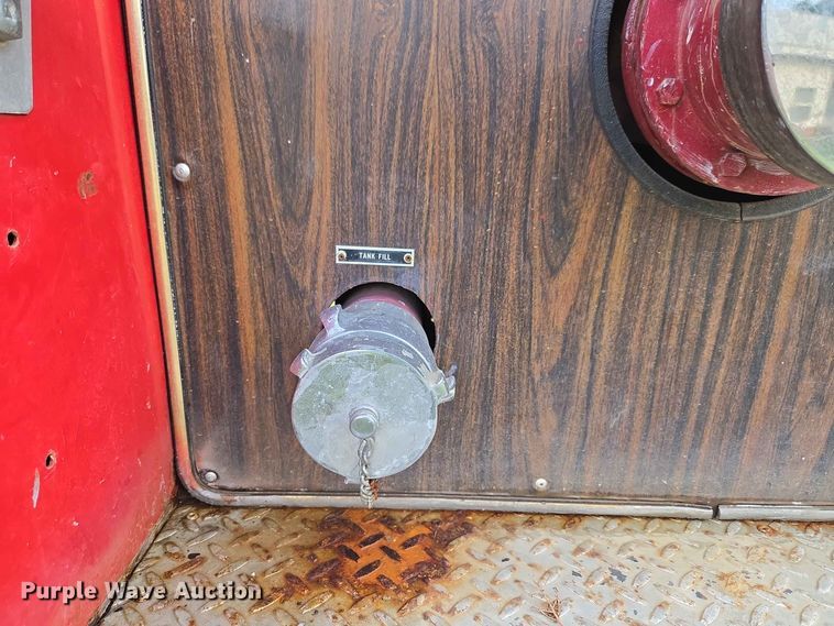 image for item EW0377 1975 Ford 900 pumper fire truck
