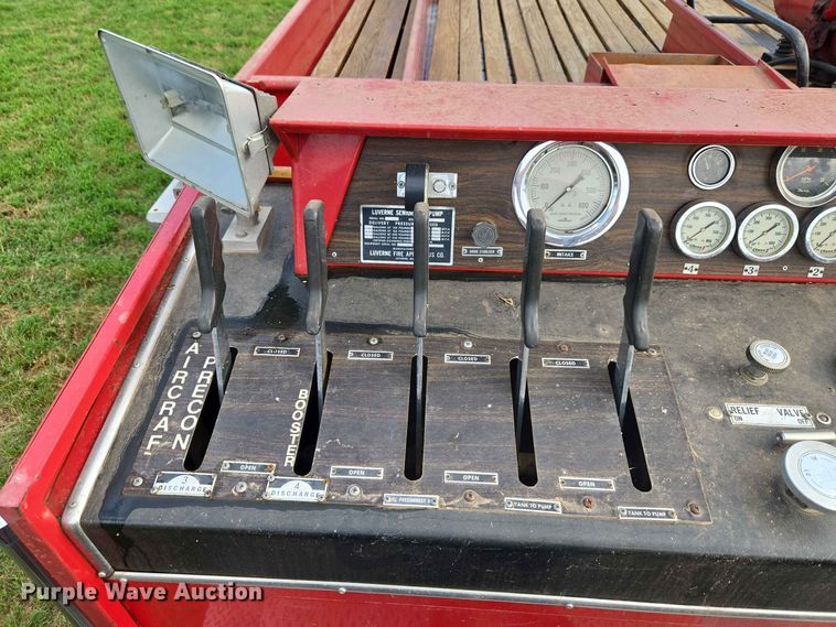 image for item EW0377 1975 Ford 900 pumper fire truck