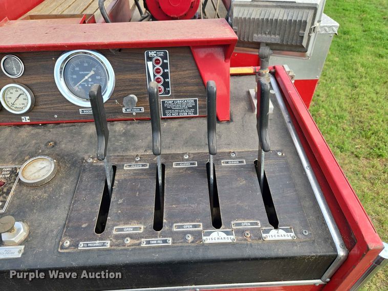 image for item EW0377 1975 Ford 900 pumper fire truck