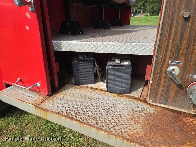 image for item EW0377 1975 Ford 900 pumper fire truck