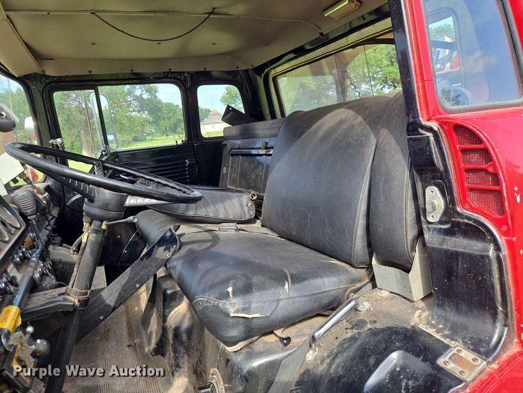 image for item EW0377 1975 Ford 900 pumper fire truck