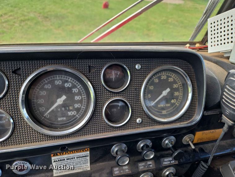 image for item EW0377 1975 Ford 900 pumper fire truck