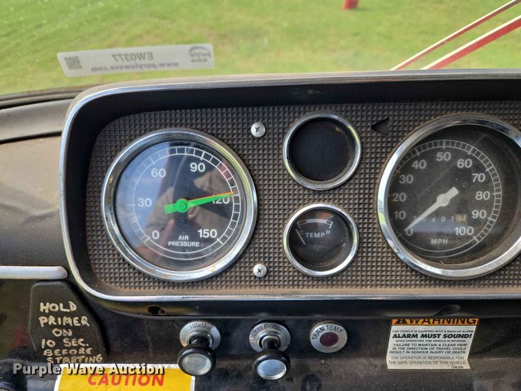 image for item EW0377 1975 Ford 900 pumper fire truck