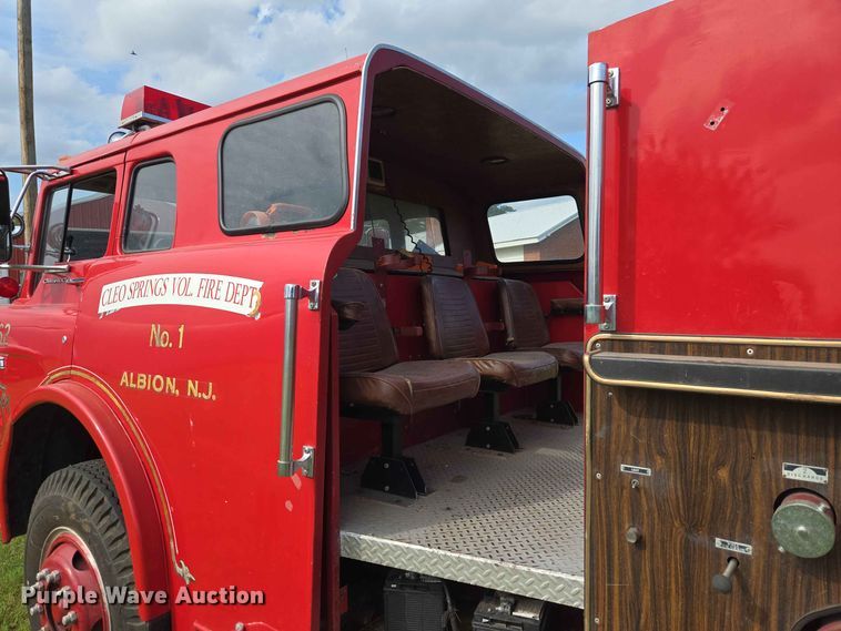 image for item EW0377 1975 Ford 900 pumper fire truck