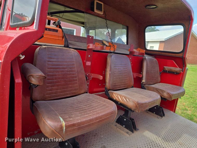 image for item EW0377 1975 Ford 900 pumper fire truck