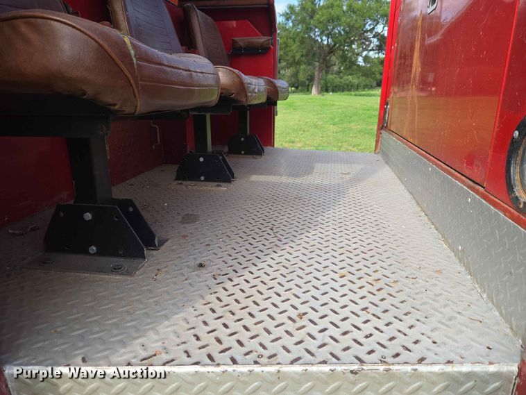 image for item EW0377 1975 Ford 900 pumper fire truck