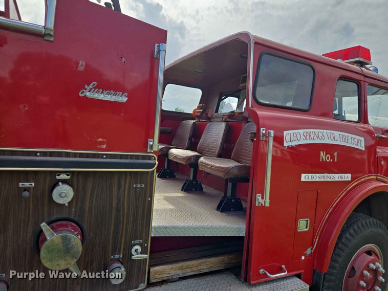 image for item EW0377 1975 Ford 900 pumper fire truck