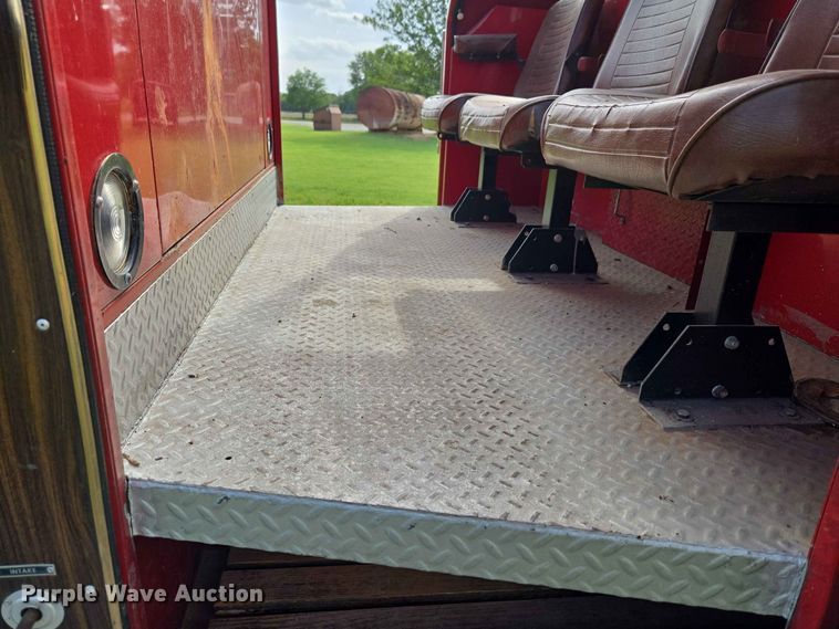 image for item EW0377 1975 Ford 900 pumper fire truck