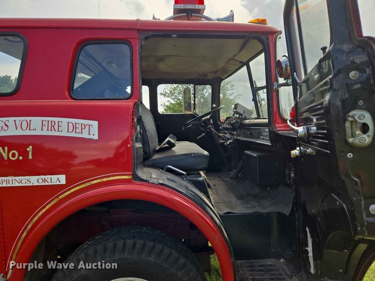 image for item EW0377 1975 Ford 900 pumper fire truck