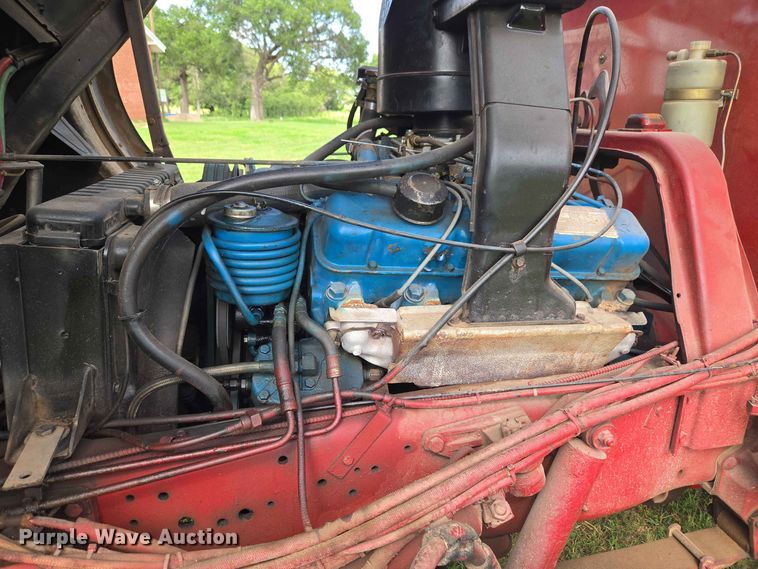 image for item EW0377 1975 Ford 900 pumper fire truck