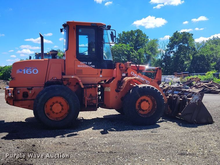 image for item EW1033 2001 Daewoo Mega 160 wheel loader