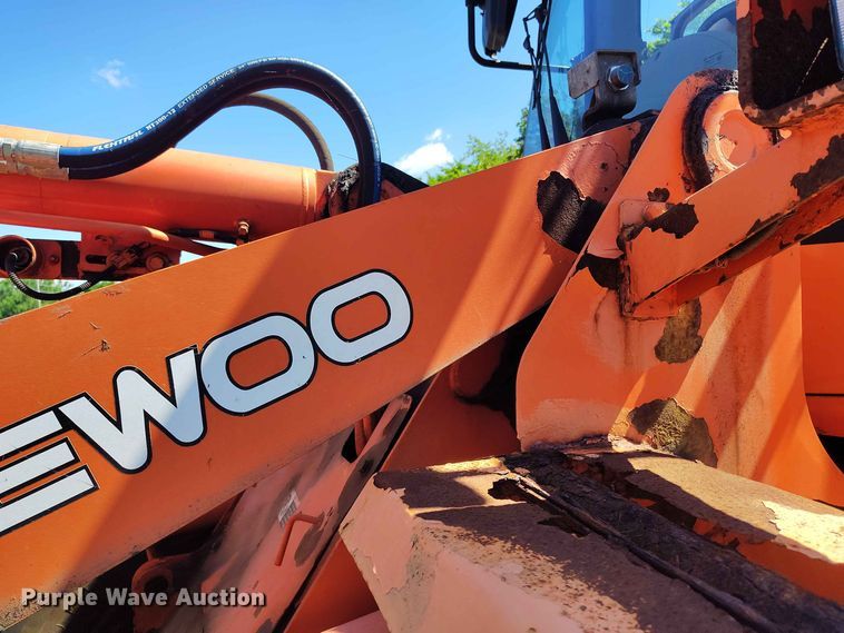 image for item EW1033 2001 Daewoo Mega 160 wheel loader