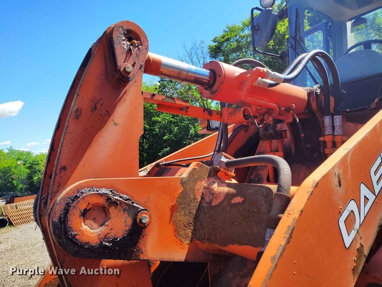 image for item EW1033 2001 Daewoo Mega 160 wheel loader