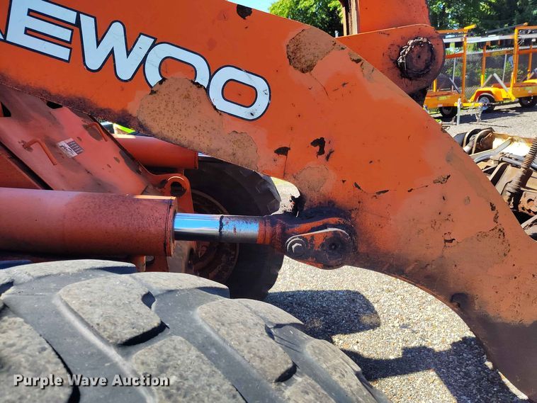 image for item EW1033 2001 Daewoo Mega 160 wheel loader