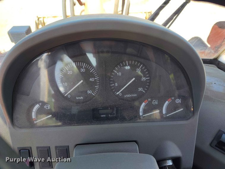 image for item EW1033 2001 Daewoo Mega 160 wheel loader