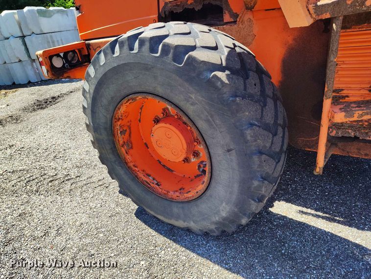 image for item EW1033 2001 Daewoo Mega 160 wheel loader