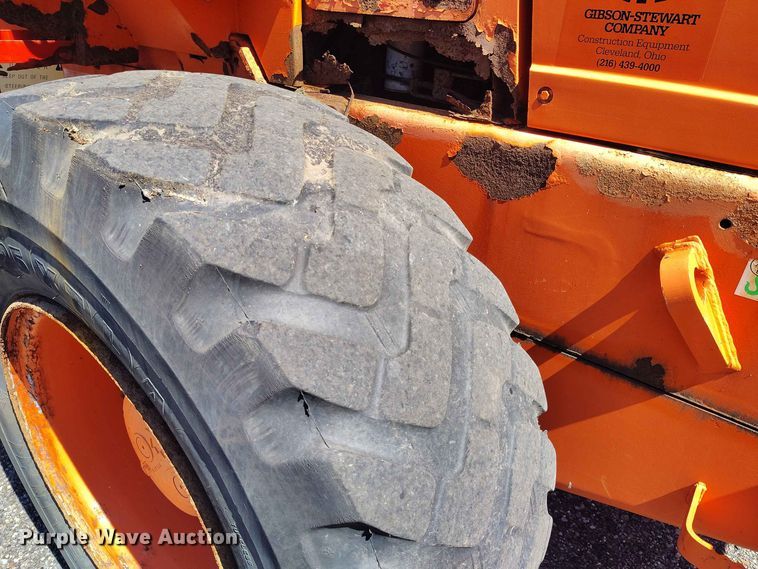 image for item EW1033 2001 Daewoo Mega 160 wheel loader