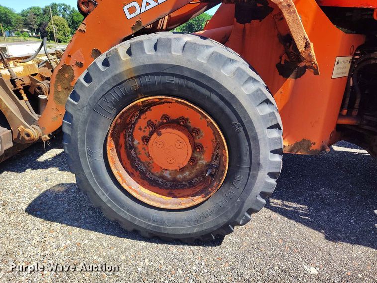 image for item EW1033 2001 Daewoo Mega 160 wheel loader