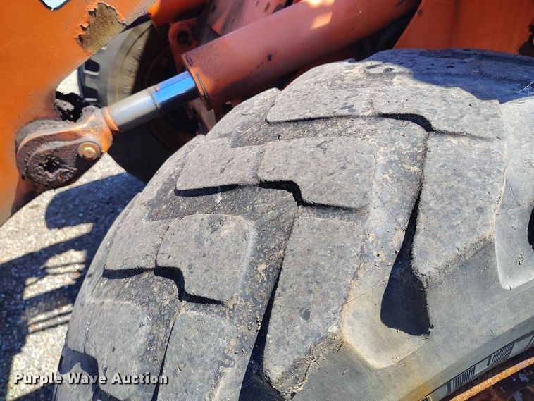 image for item EW1033 2001 Daewoo Mega 160 wheel loader