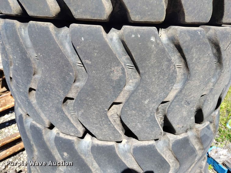 image for item EW1033 2001 Daewoo Mega 160 wheel loader