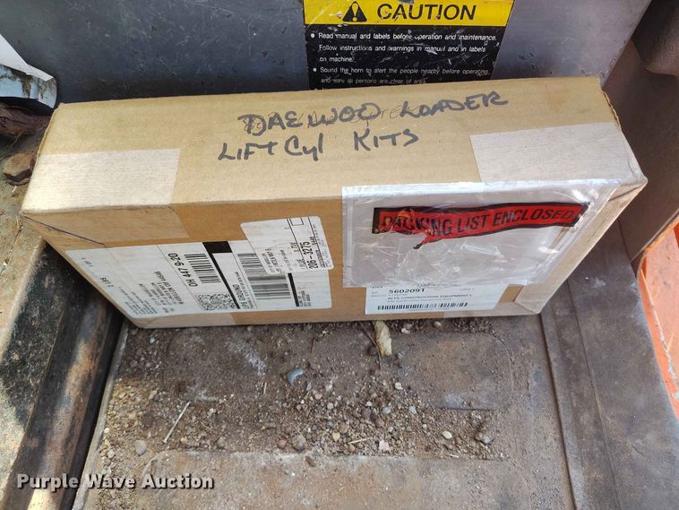 image for item EW1033 2001 Daewoo Mega 160 wheel loader