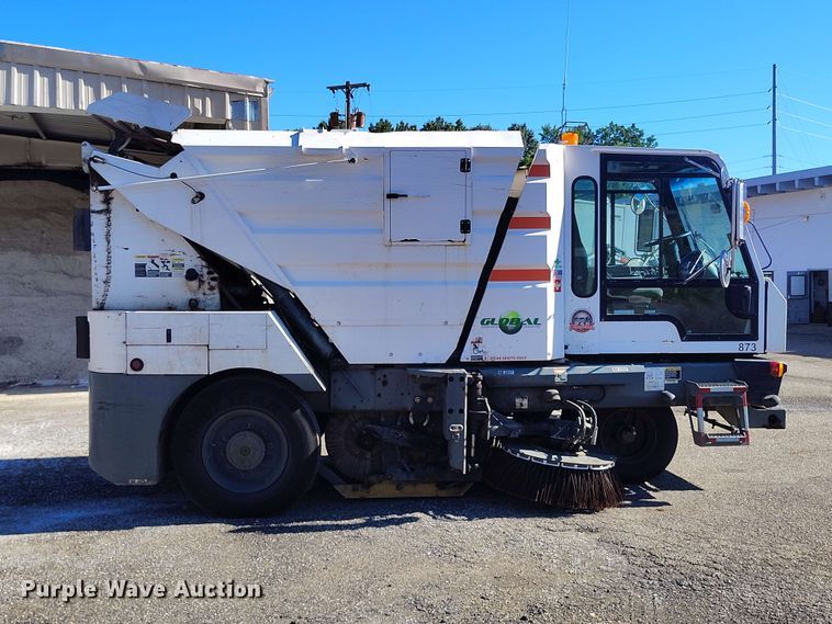 image for item EW1036 2017 Global street sweeper