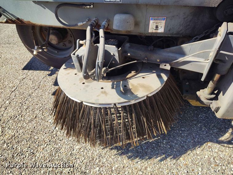 image for item EW1036 2017 Global street sweeper