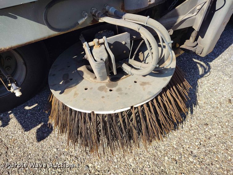 image for item EW1036 2017 Global street sweeper
