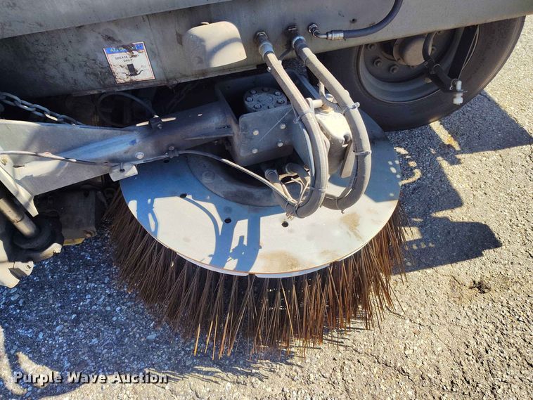 image for item EW1036 2017 Global street sweeper