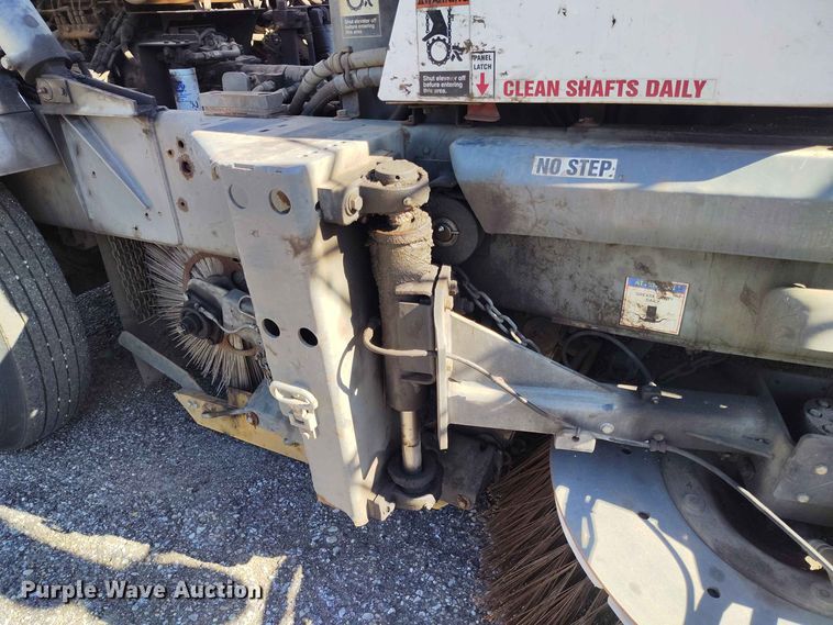 image for item EW1036 2017 Global street sweeper
