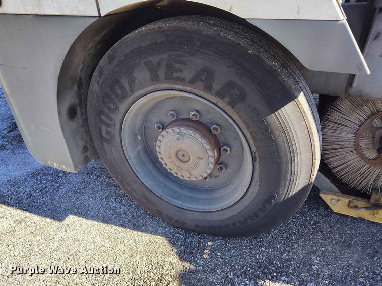 image for item EW1036 2017 Global street sweeper