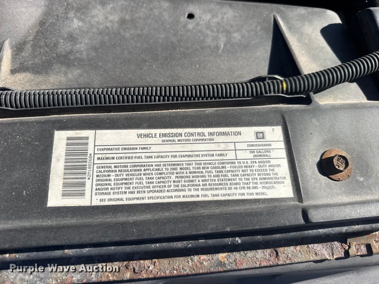 image for item EW4887 2002 Chevrolet GMT-400 bucket truck