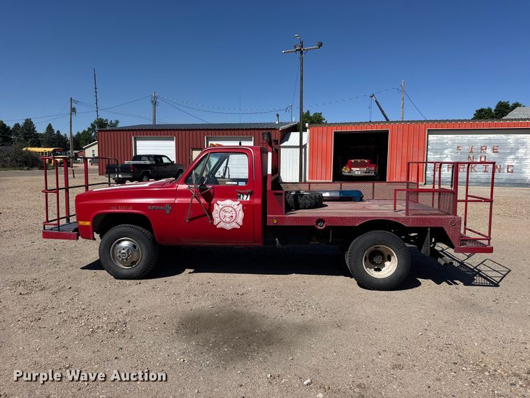 image for item EW4888 1984 Chevrolet K30 flatbed pickup truck
