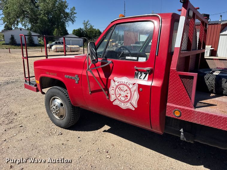 image for item EW4888 1984 Chevrolet K30 flatbed pickup truck