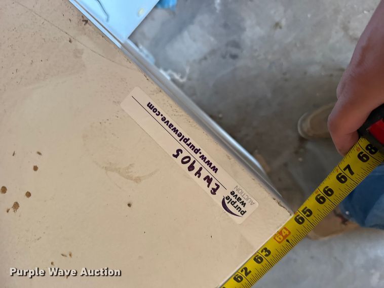 image for item EW4905 Chest freezer